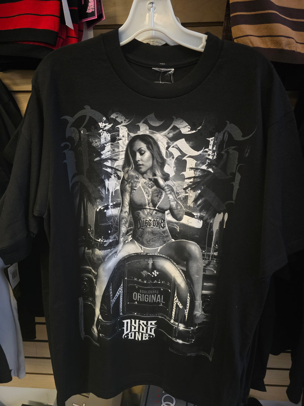 Dyseone tee